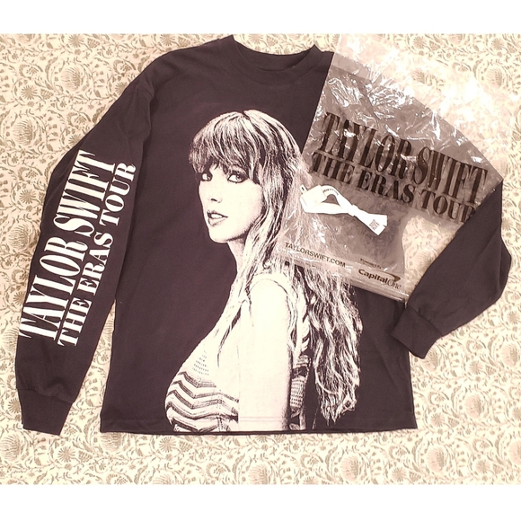 Taylor Swift The Eras Tour Long Sleeve Tshirt Bag Bracelet Bundle Size Small - Picture 2 of 8